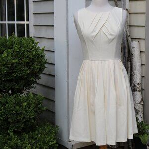 Ellen Tracy Cream Seersucker Pleated Bodice Sleeveless Full Skirt Dress Sz 4